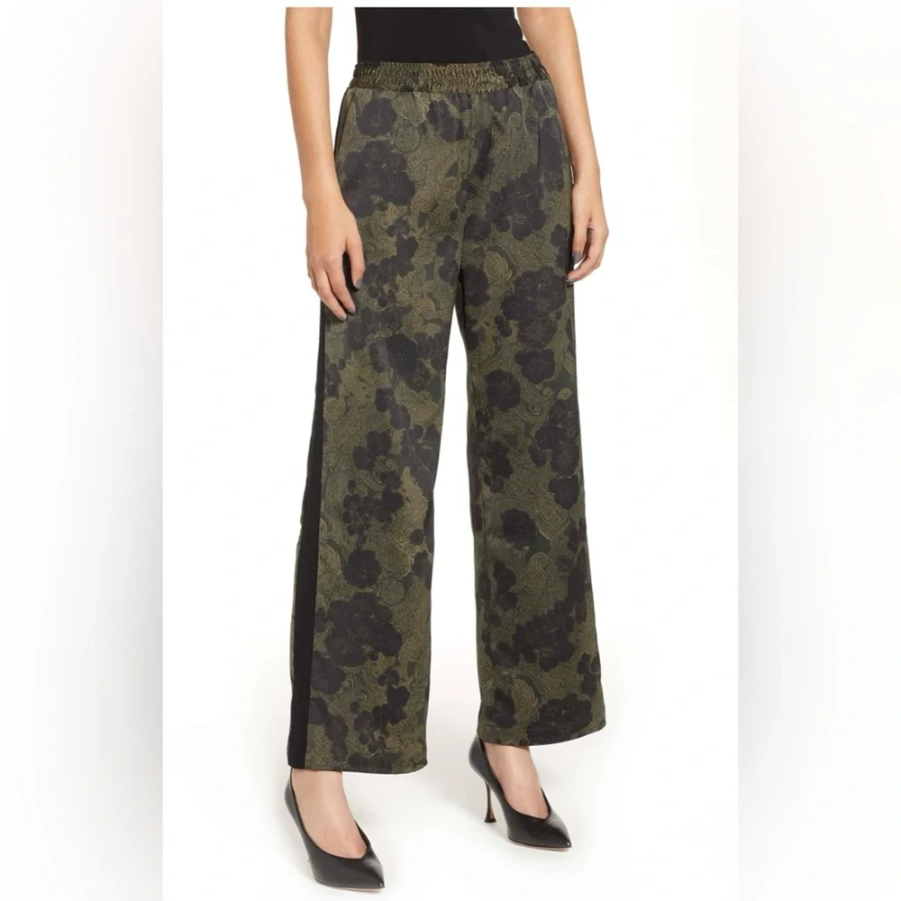 CHELSEA28 Floral Satin Wide Leg Pants Olive Black Side Stripe 0 Boho Chic Sporty